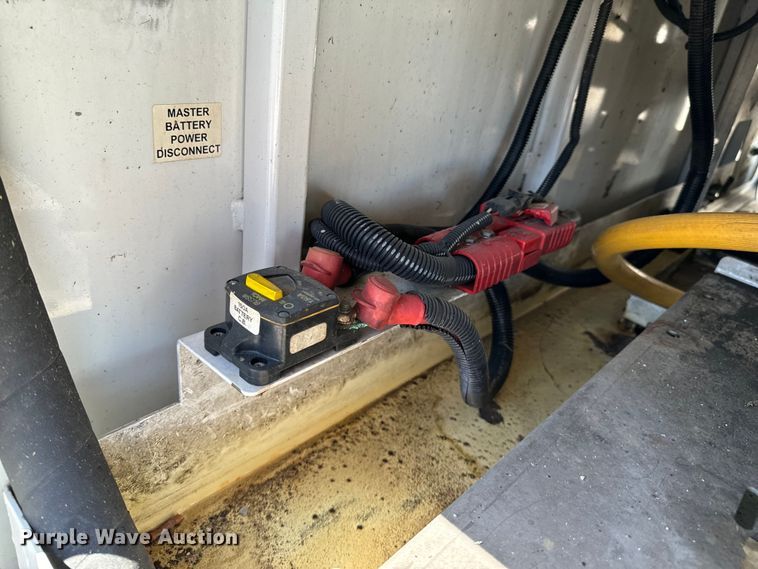 image for item OJ9592 2011 Ford E450 Super Duty XL utility van