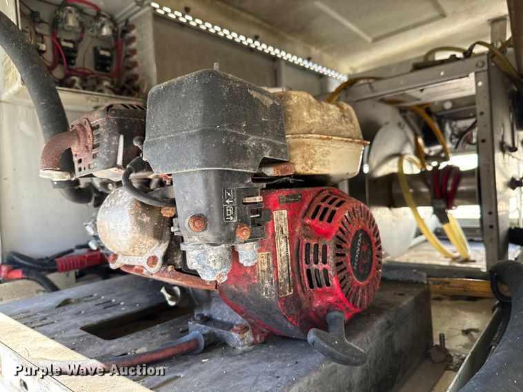 image for item OJ9592 2011 Ford E450 Super Duty XL utility van