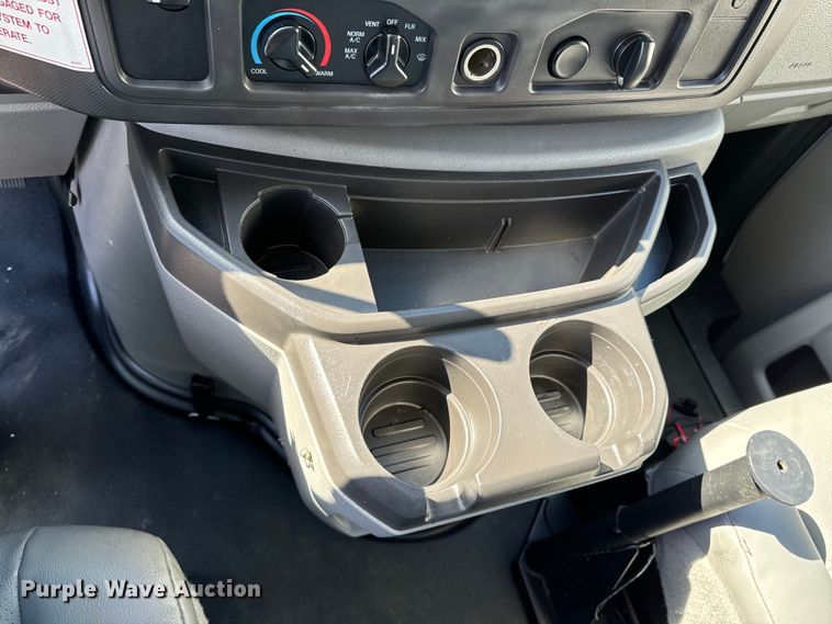 image for item OJ9592 2011 Ford E450 Super Duty XL utility van