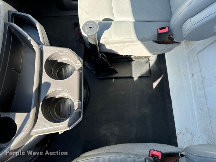 image for item OJ9592 2011 Ford E450 Super Duty XL utility van