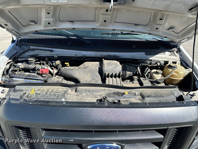 image for item OJ9592 2011 Ford E450 Super Duty XL utility van