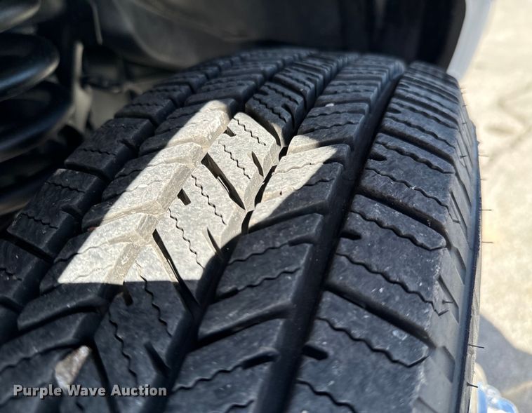 image for item OJ9592 2011 Ford E450 Super Duty XL utility van