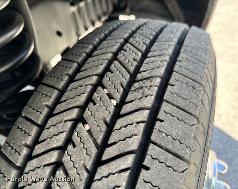 image for item OJ9592 2011 Ford E450 Super Duty XL utility van