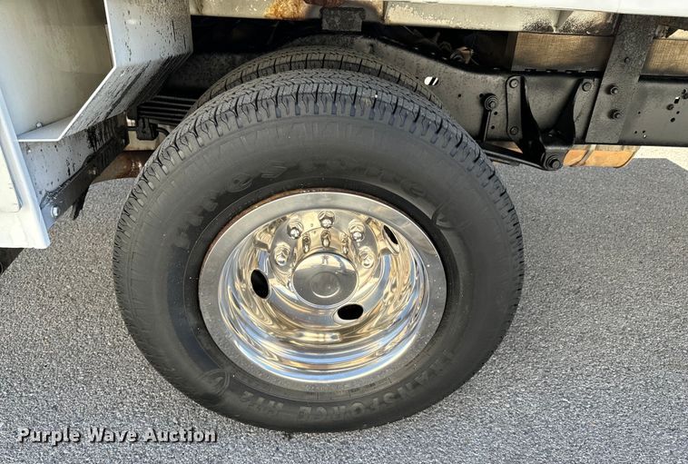 image for item OJ9592 2011 Ford E450 Super Duty XL utility van