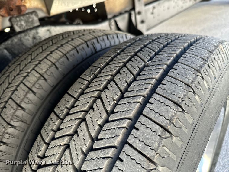 image for item OJ9592 2011 Ford E450 Super Duty XL utility van