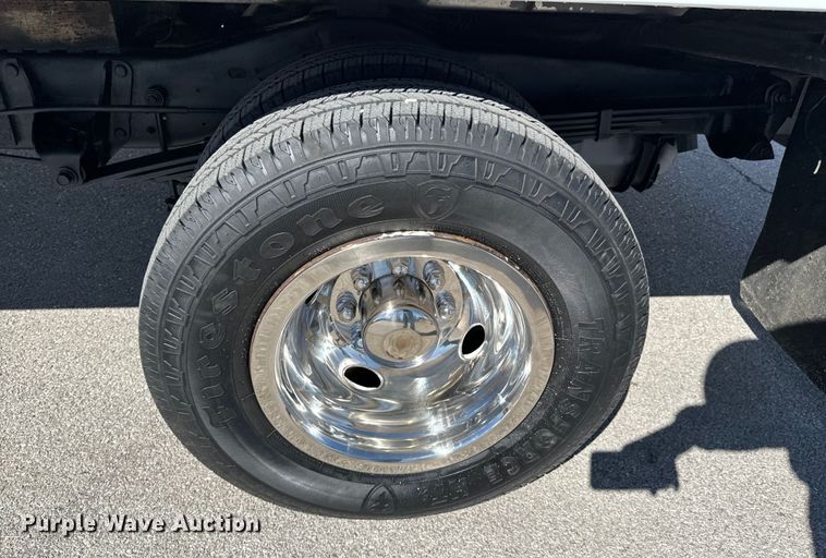 image for item OJ9592 2011 Ford E450 Super Duty XL utility van