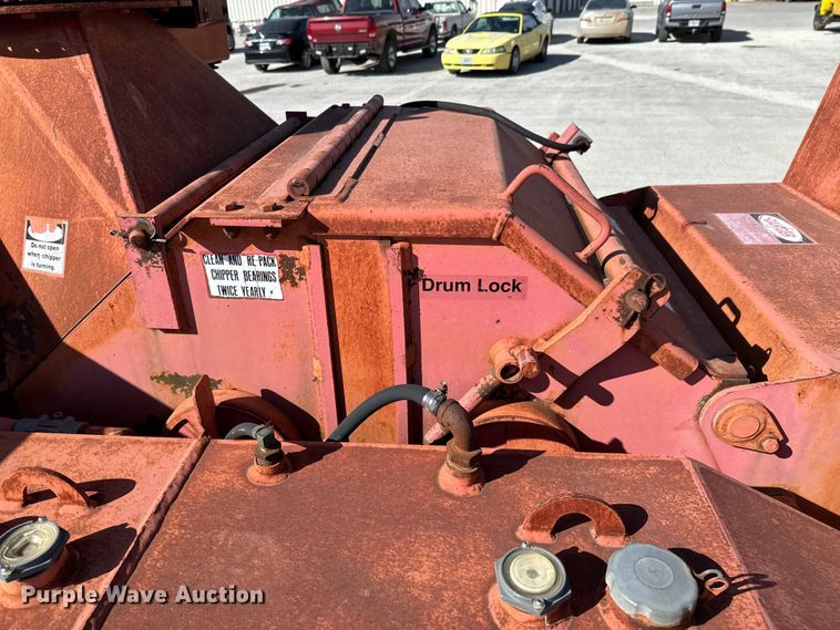 image for item OJ9664 2001 Morbark 2400 wood chipper