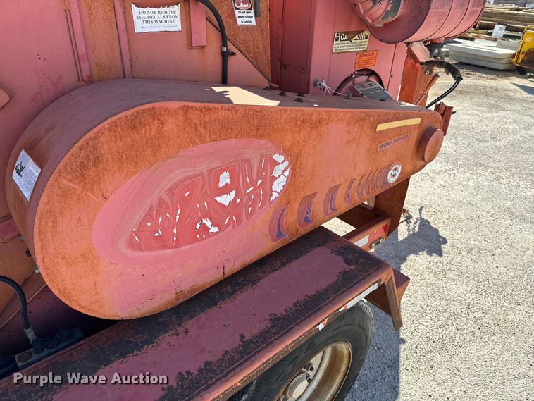 image for item OJ9664 2001 Morbark 2400 wood chipper