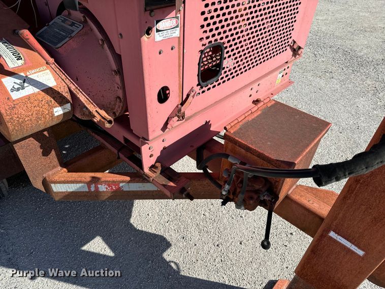 image for item OJ9664 2001 Morbark 2400 wood chipper