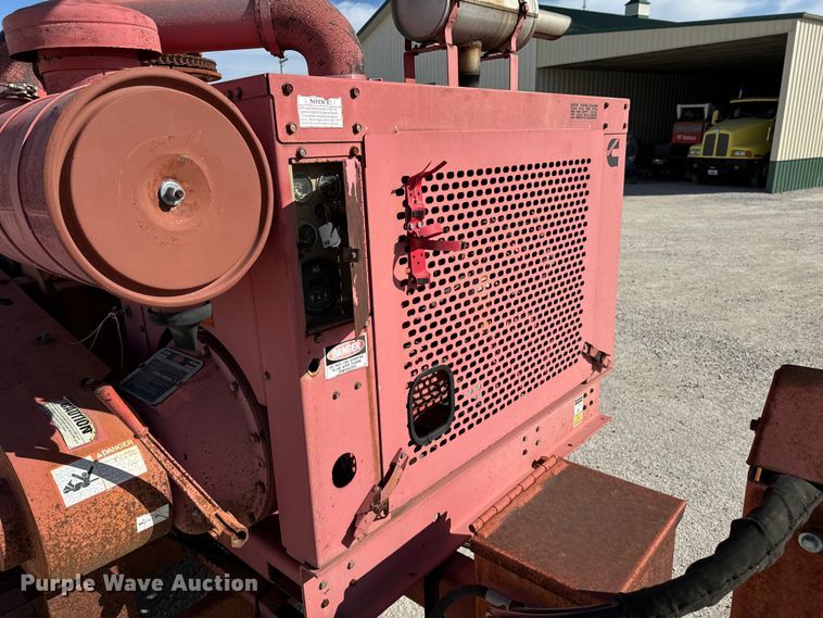 image for item OJ9664 2001 Morbark 2400 wood chipper