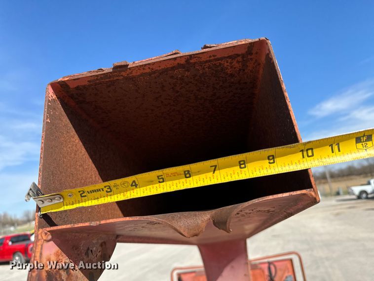 image for item OJ9664 2001 Morbark 2400 wood chipper