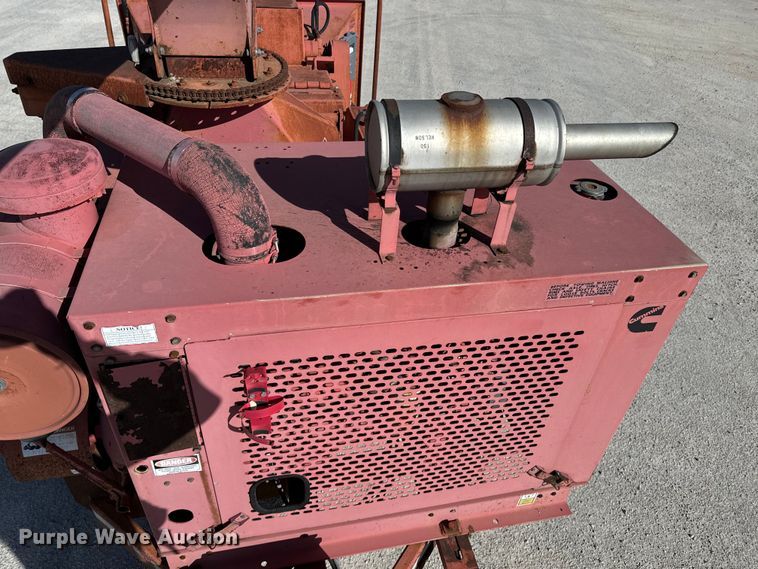 image for item OJ9664 2001 Morbark 2400 wood chipper