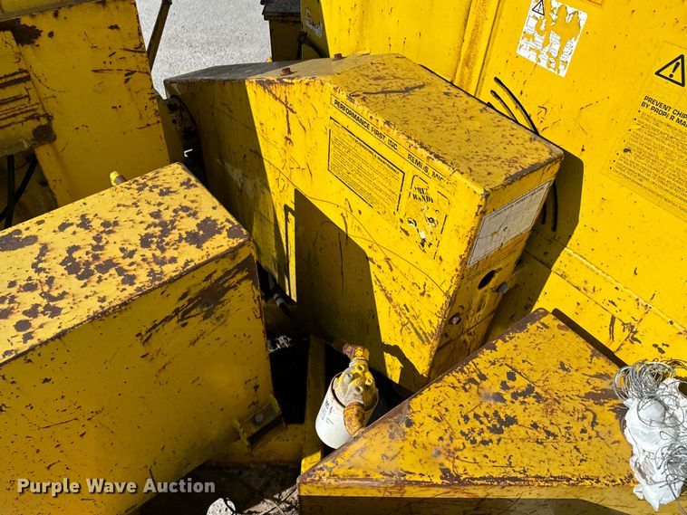 image for item OJ9665 Bandit 250 wood chipper