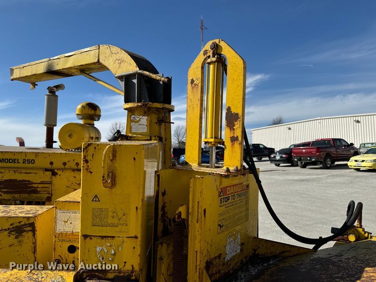 image for item OJ9665 Bandit 250 wood chipper