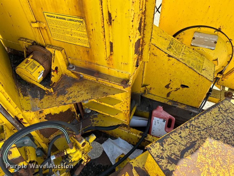 image for item OJ9665 Bandit 250 wood chipper