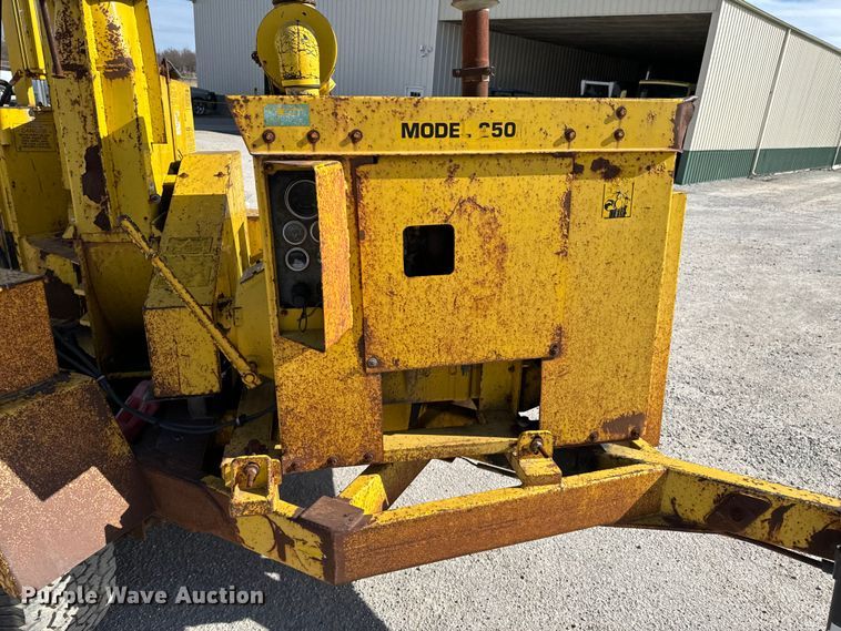 image for item OJ9665 Bandit 250 wood chipper