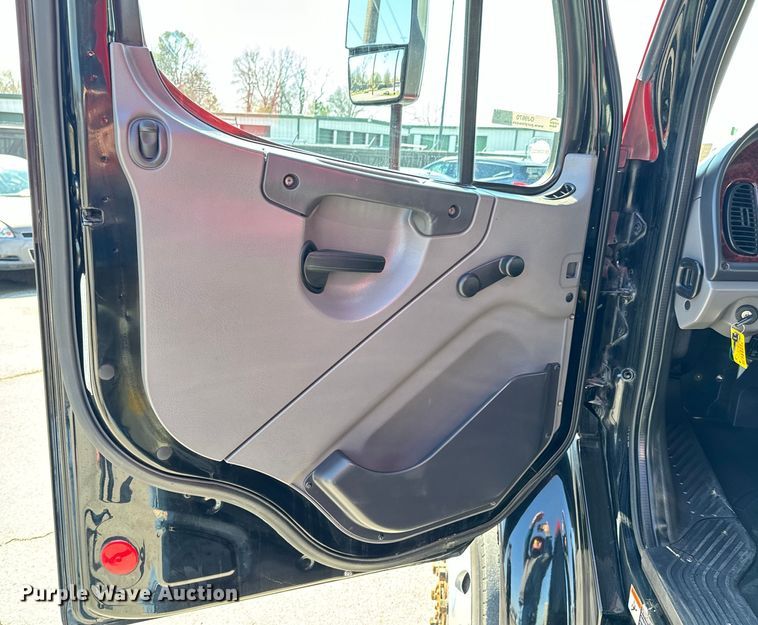 image for item OJ9670 2015 Freightliner  Business Class M2 shuttle bus