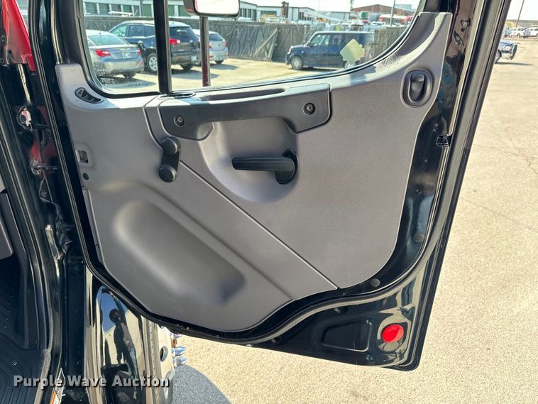 image for item OJ9670 2015 Freightliner  Business Class M2 shuttle bus