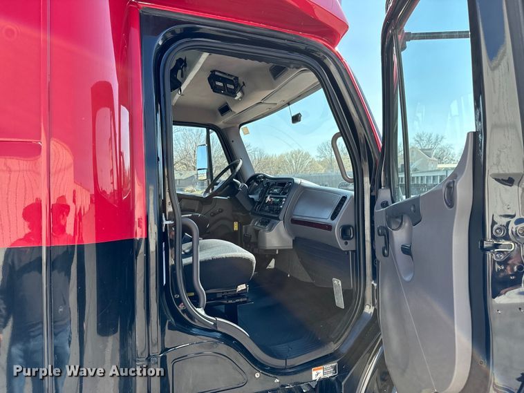 image for item OJ9670 2015 Freightliner  Business Class M2 shuttle bus