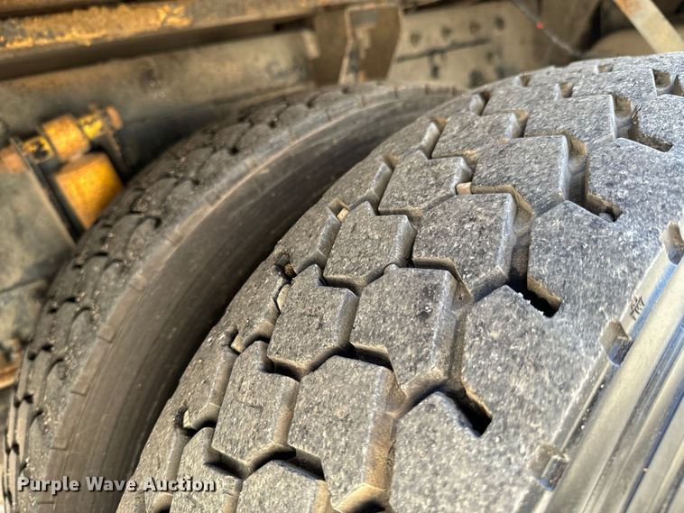 image for item OJ9670 2015 Freightliner  Business Class M2 shuttle bus