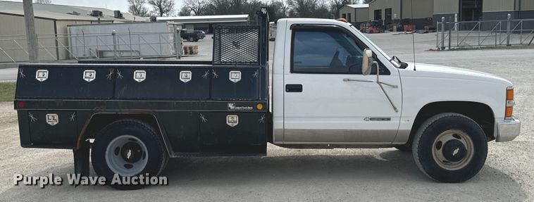 image for item OJ9685 2000 Chevrolet C3500 utility bed pickup truck