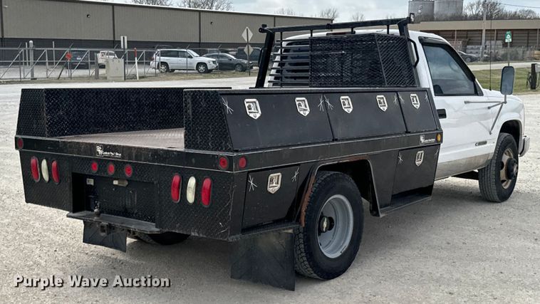 image for item OJ9685 2000 Chevrolet C3500 utility bed pickup truck