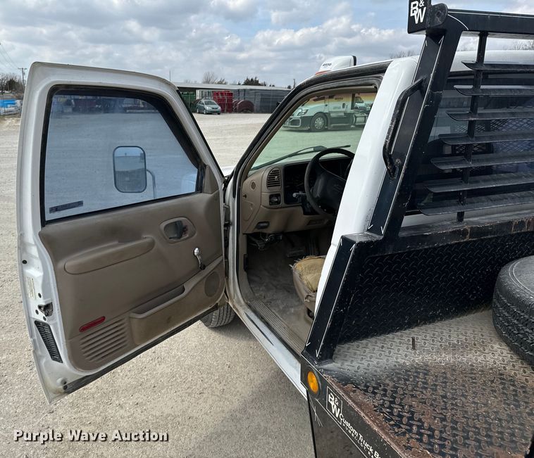 image for item OJ9685 2000 Chevrolet C3500 utility bed pickup truck