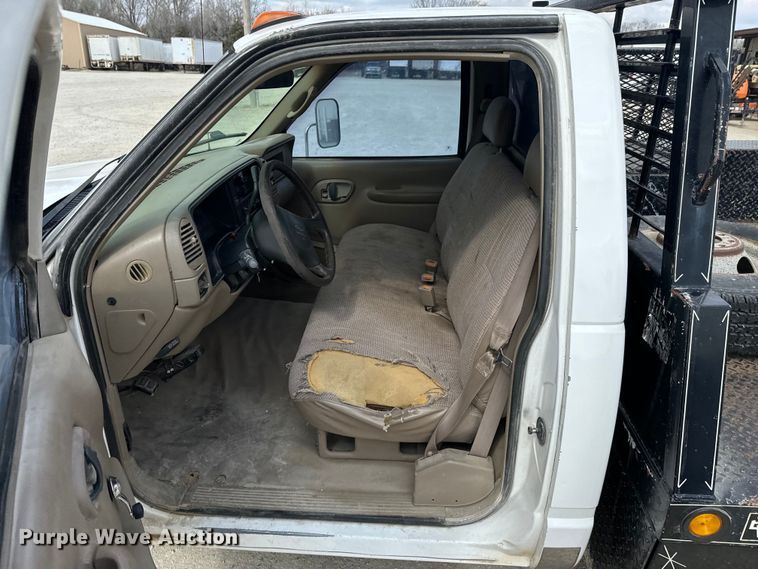 image for item OJ9685 2000 Chevrolet C3500 utility bed pickup truck