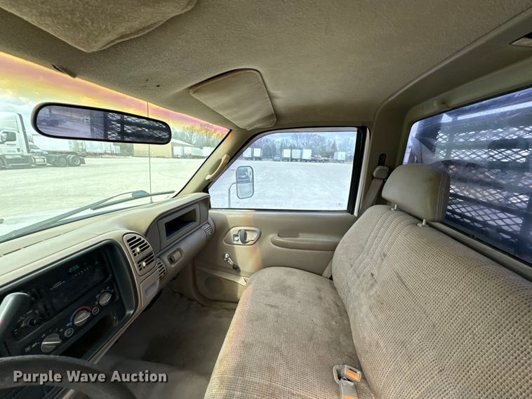 image for item OJ9685 2000 Chevrolet C3500 utility bed pickup truck