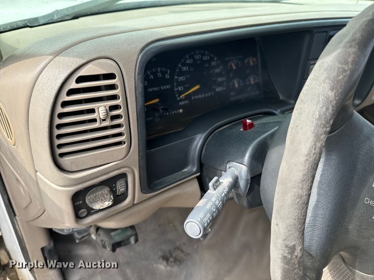 image for item OJ9685 2000 Chevrolet C3500 utility bed pickup truck