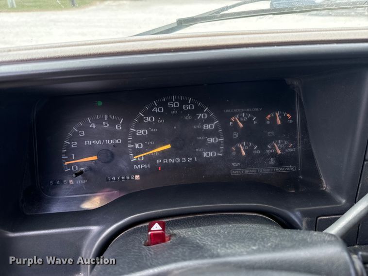 image for item OJ9685 2000 Chevrolet C3500 utility bed pickup truck