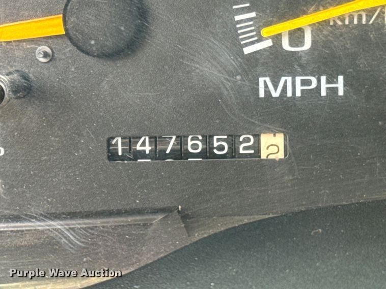 image for item OJ9685 2000 Chevrolet C3500 utility bed pickup truck