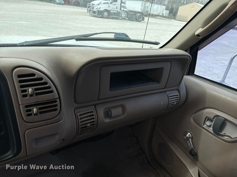 image for item OJ9685 2000 Chevrolet C3500 utility bed pickup truck