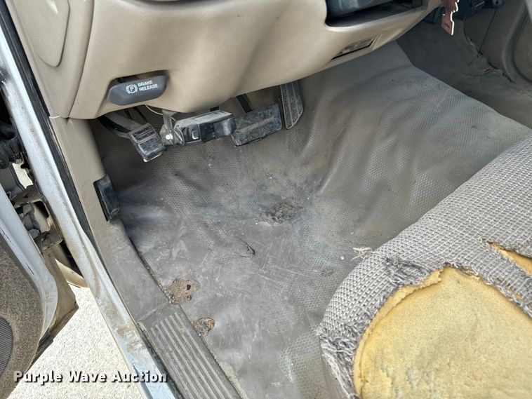 image for item OJ9685 2000 Chevrolet C3500 utility bed pickup truck