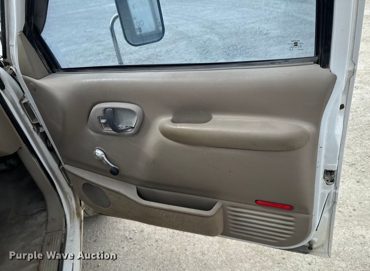 image for item OJ9685 2000 Chevrolet C3500 utility bed pickup truck