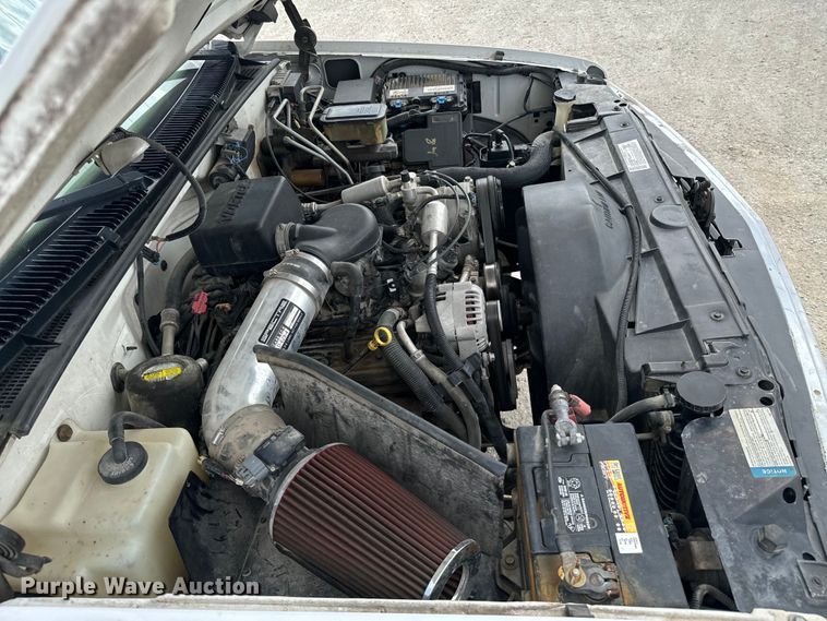 image for item OJ9685 2000 Chevrolet C3500 utility bed pickup truck