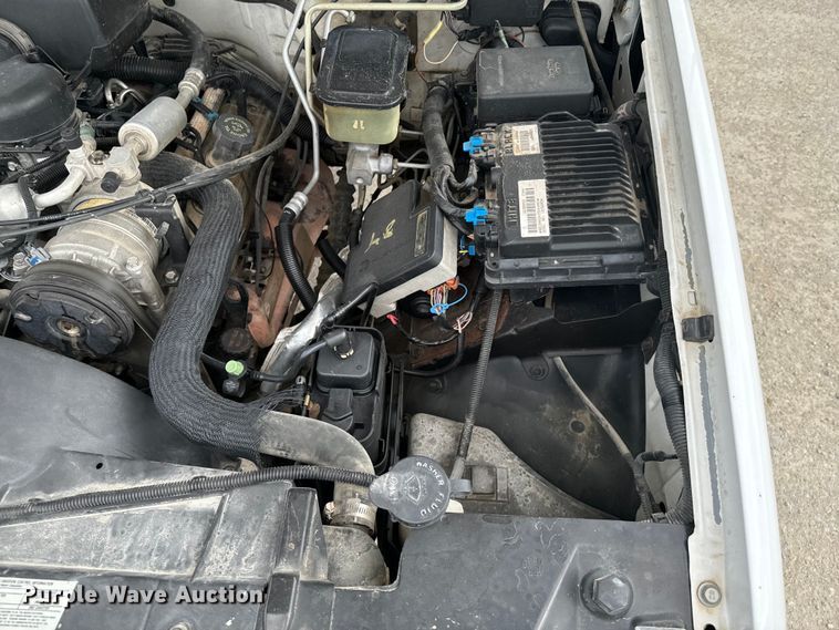 image for item OJ9685 2000 Chevrolet C3500 utility bed pickup truck