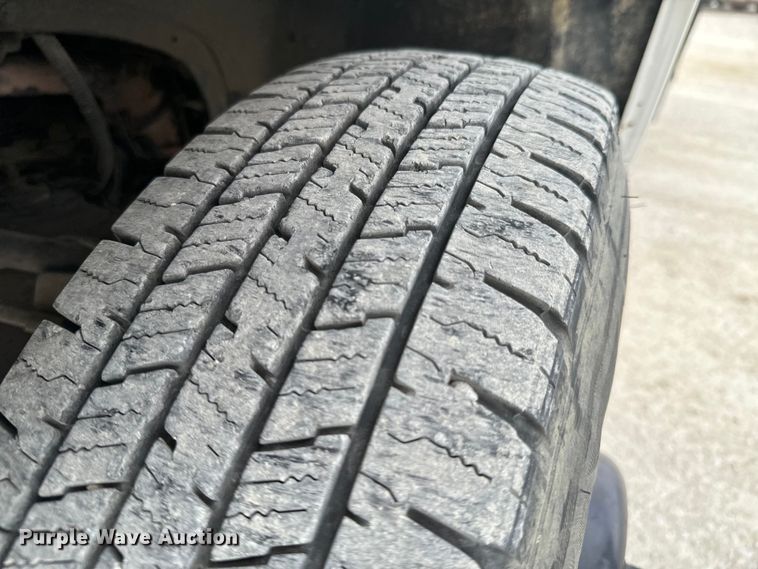 image for item OJ9685 2000 Chevrolet C3500 utility bed pickup truck