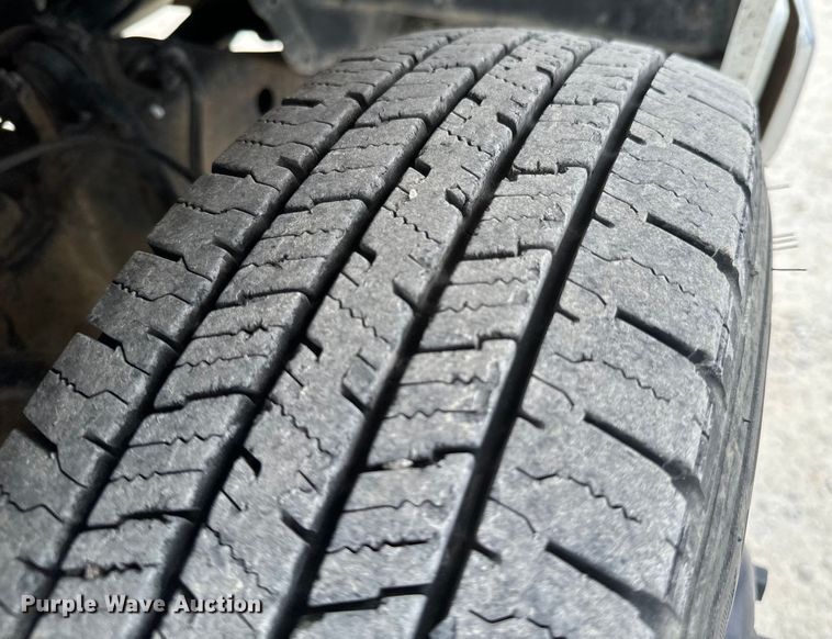 image for item OJ9685 2000 Chevrolet C3500 utility bed pickup truck