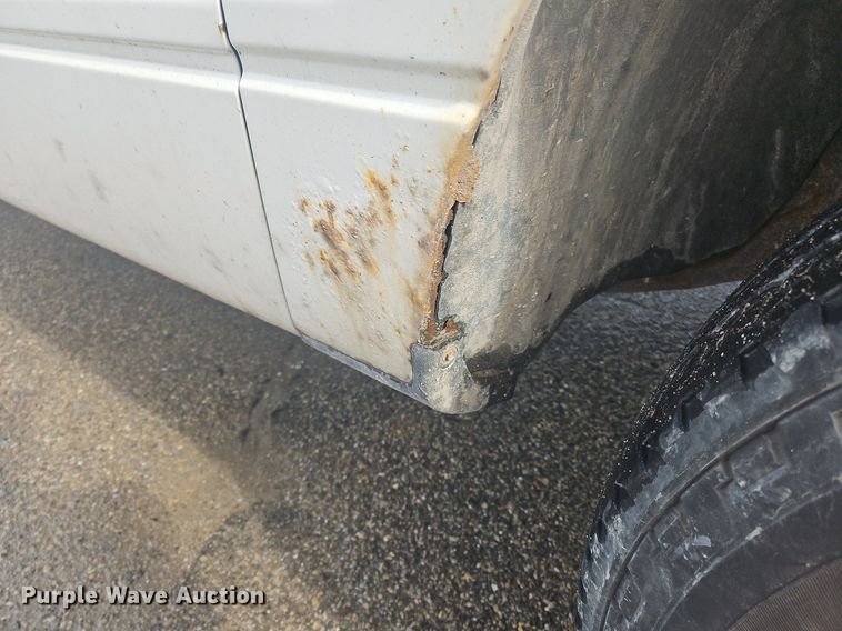 image for item OK9814 2005 Ford  F150 SuperCab pickup truck