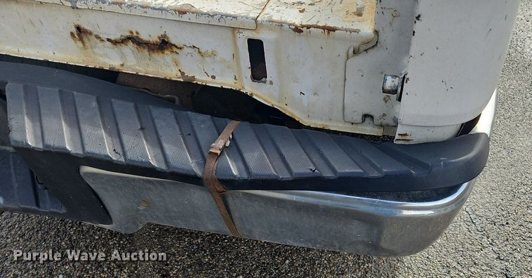 image for item OK9814 2005 Ford  F150 SuperCab pickup truck