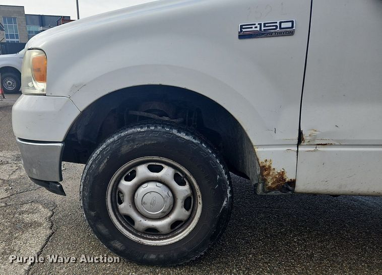 image for item OK9814 2005 Ford  F150 SuperCab pickup truck