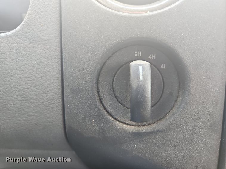 image for item OK9814 2005 Ford  F150 SuperCab pickup truck