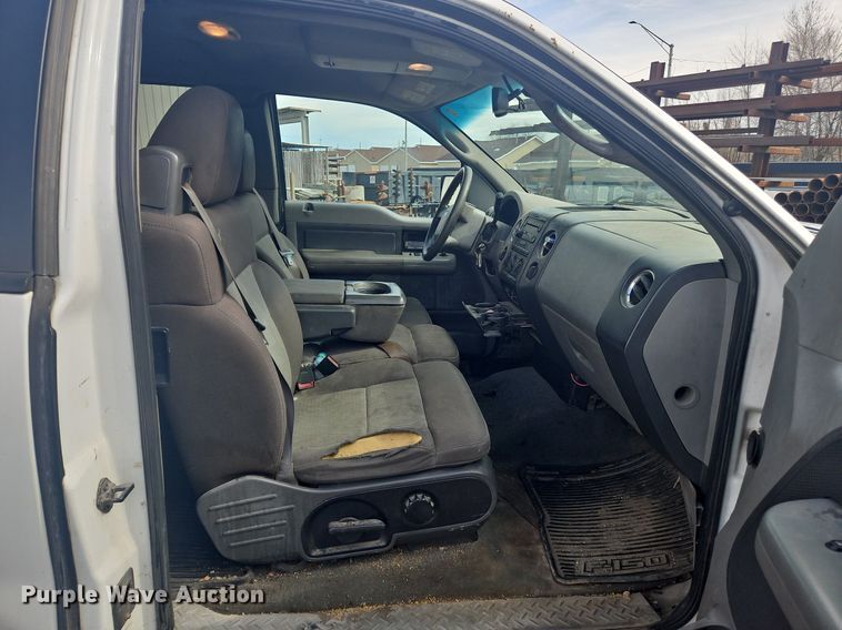 image for item OK9814 2005 Ford  F150 SuperCab pickup truck