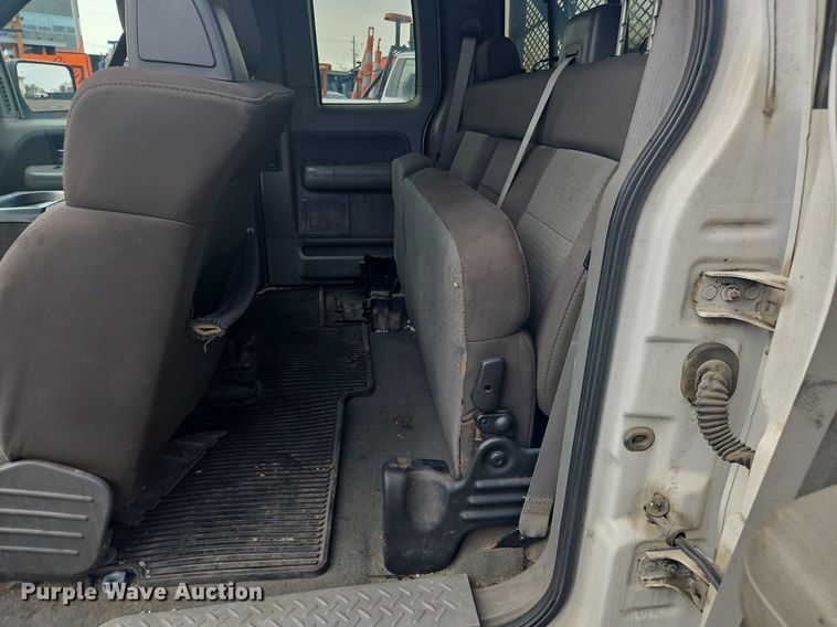 image for item OK9814 2005 Ford  F150 SuperCab pickup truck