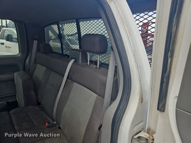 image for item OK9814 2005 Ford  F150 SuperCab pickup truck