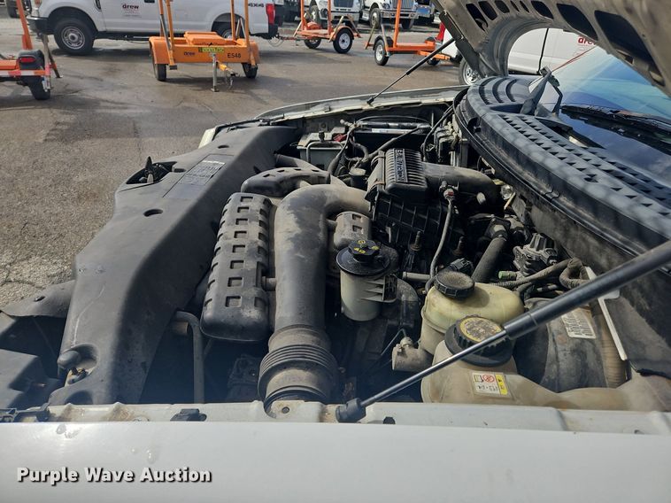 image for item OK9814 2005 Ford  F150 SuperCab pickup truck