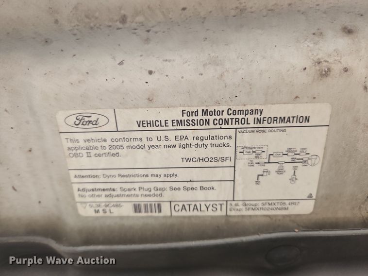 image for item OK9814 2005 Ford  F150 SuperCab pickup truck