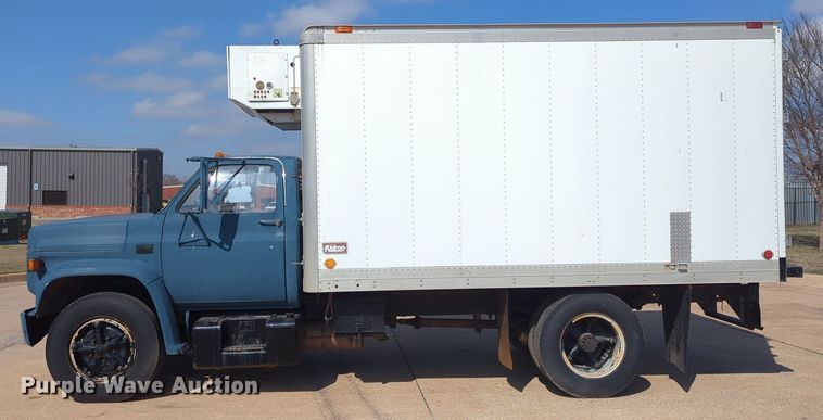 image for item OL9244 1988 GMC C6000 refrigerated truck