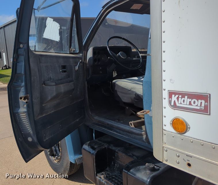 image for item OL9244 1988 GMC C6000 refrigerated truck